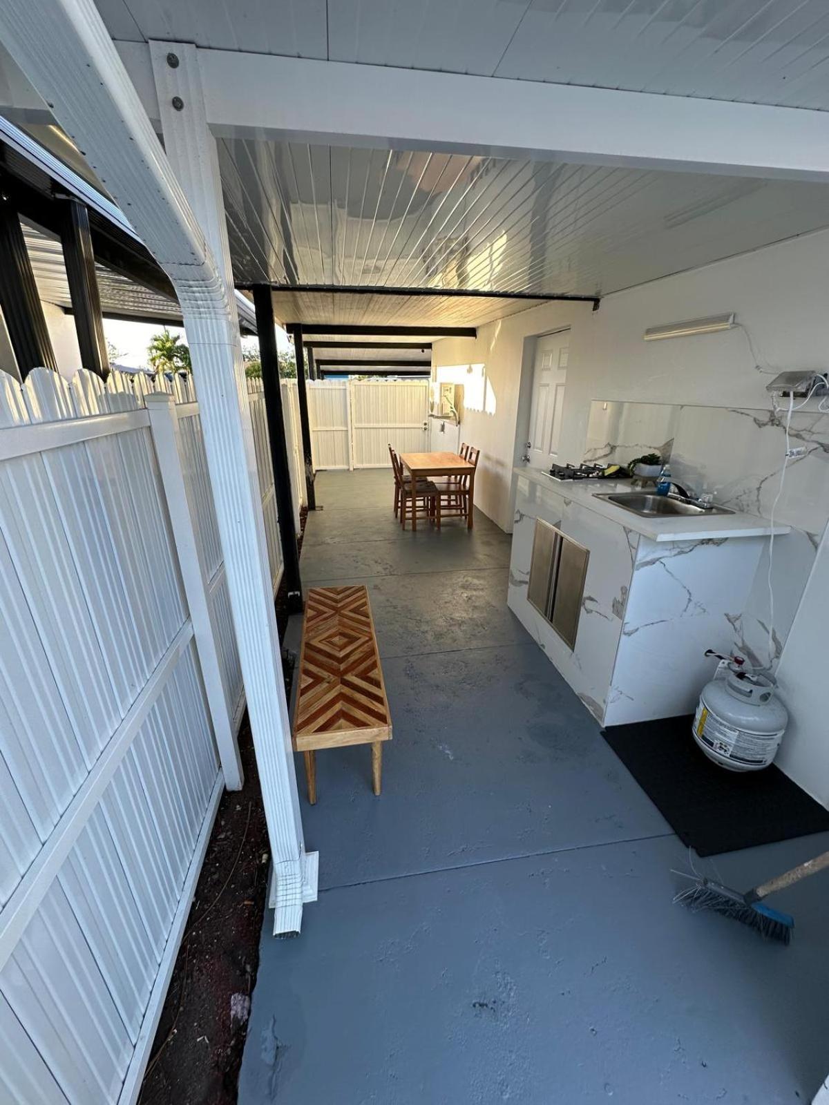 Adrien Guest Studio Miami Gardens Exteriör bild